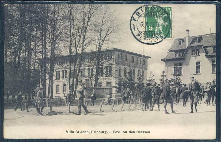  PHOTO of Postcard Fribourg, College Villa St-Jean, Pavillon des Classes, animée